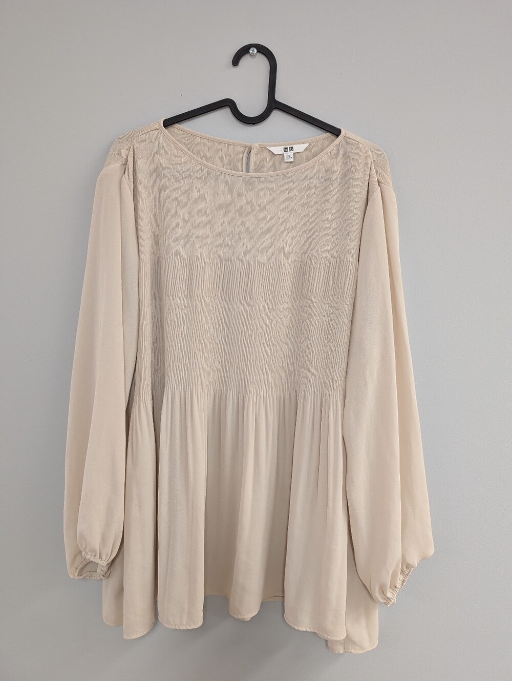 Uniqlo Cream Smocked Yoke Long-Sleeve Blouse - Japan Size XL (Fits like US L)